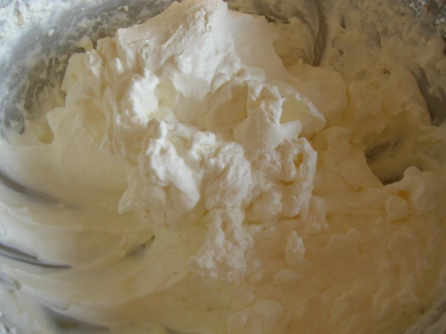 stabilized whipped cream frosting